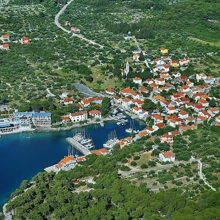 Buga- Close To The Beach Božava